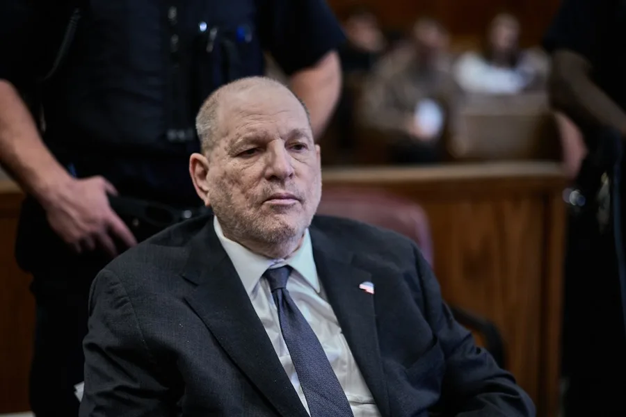 Harvey Weinstein vuelve a defender su inocencia y describe la cárcel como un «infierno» harvey-weinstein-vuelve-a-defender-su-inocencia-y-describe-la-carcel-como-un-«infierno»