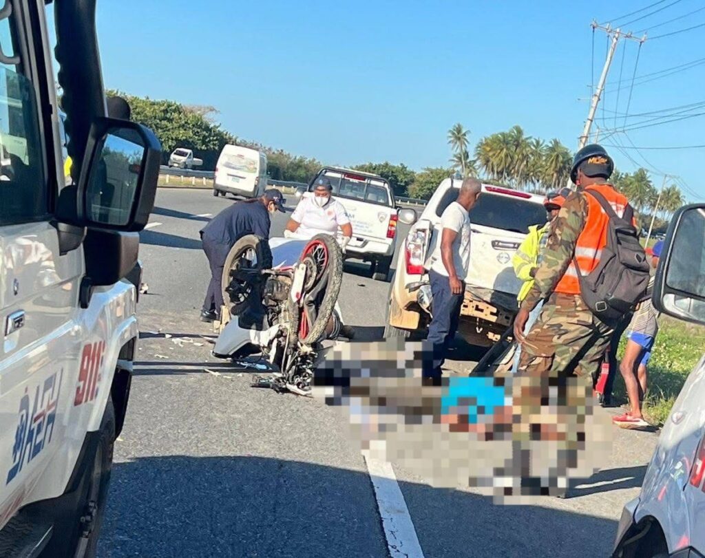 Dos personas mueren en accidente entre motocicleta y camioneta en la autovía del Este dos-personas-mueren-en-accidente-entre-motocicleta-y-camioneta-en-la-autovia-del-este