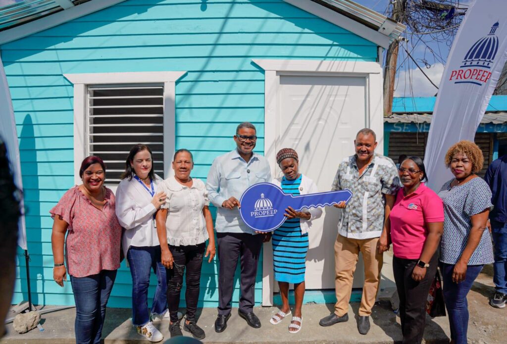 Propeep entrega vivienda reconstruida a mujer no vidente de 64 años en Capotillo propeep-entrega-vivienda-reconstruida-a-mujer-no-vidente-de-64-anos-en-capotillo