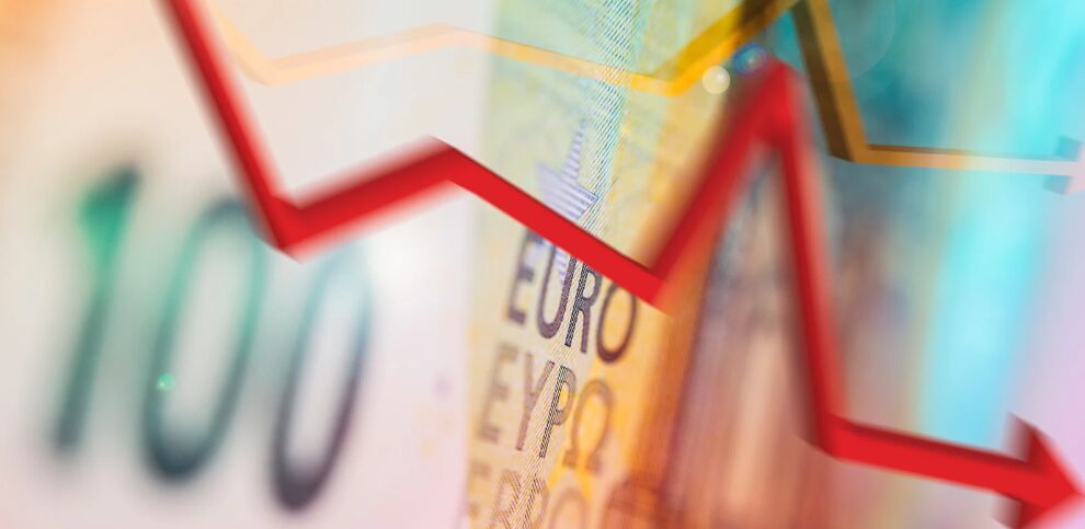 El euro cae tras el encarecimiento del petróleo y la aversión al riesgo el-euro-cae-tras-el-encarecimiento-del-petroleo-y-la-aversion-al-riesgo